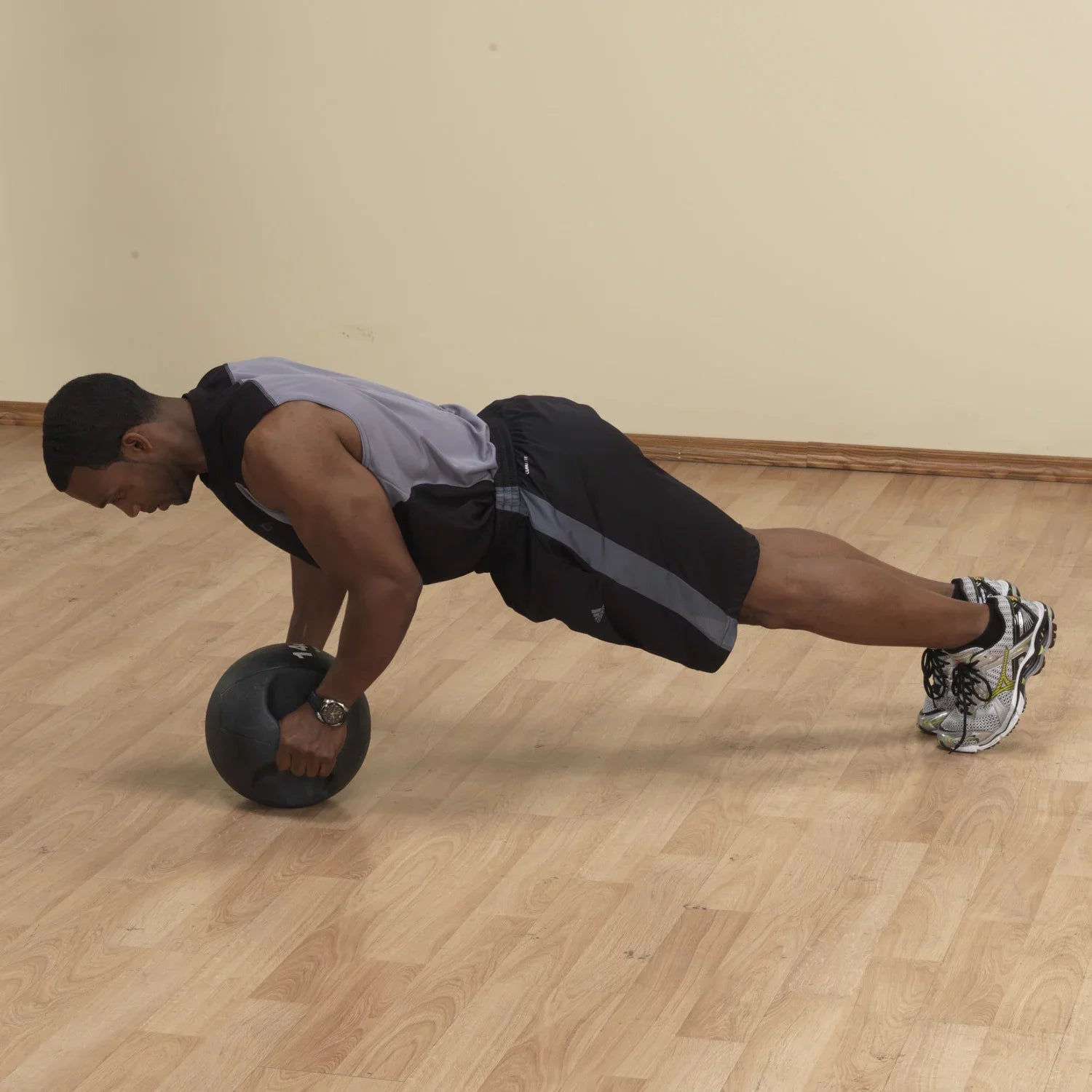 BSTDMB14 14lb BLack Dual Grip Medicine Ball