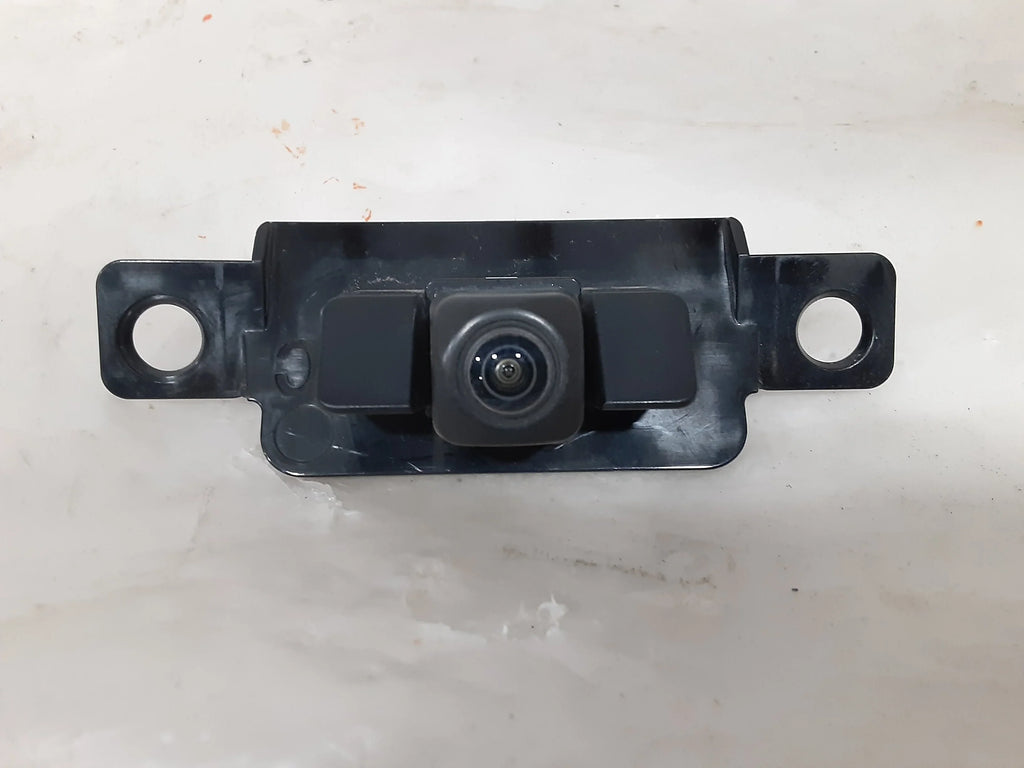 Pre-Owned 2018-2020 Toyota Camry Rear View Lid Mounted Backup Camera 86790-06090 OEM (Good)