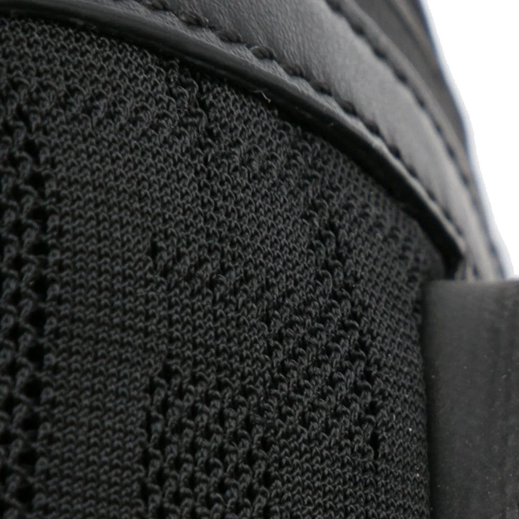 Pre-Owned Authenticated Fendi FF Neoprene Vitello Grace Perated Pocket Belt Bag Knit Fabric Black Unisex (Good)