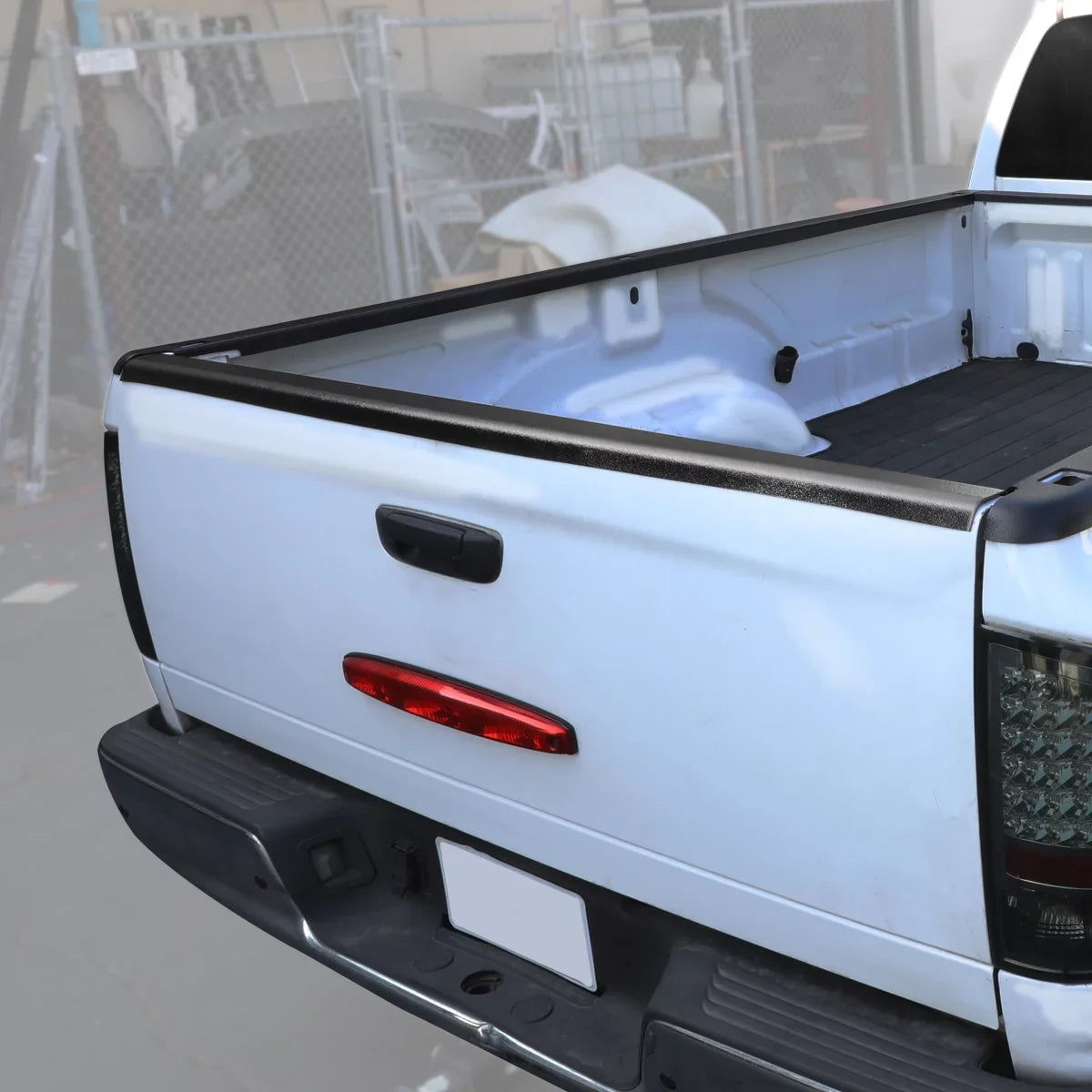 DNA Motoring BEDC-R-015 For 2000 to 2005 Toyota Tundra Bed End Rear Tail Gate Cap Molding Coating 01 02 03 04