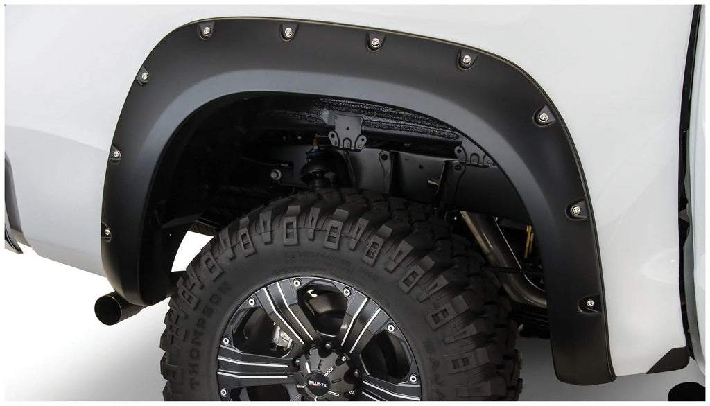 Bushwacker by RealTruck 07-13 Toyota Tundra Fleetside Pocket Style Flares 2pc 66.7/78.7/97.6in Bed - Black with select: 2010 ,2013 Toyota Tundra Crewmax SR5