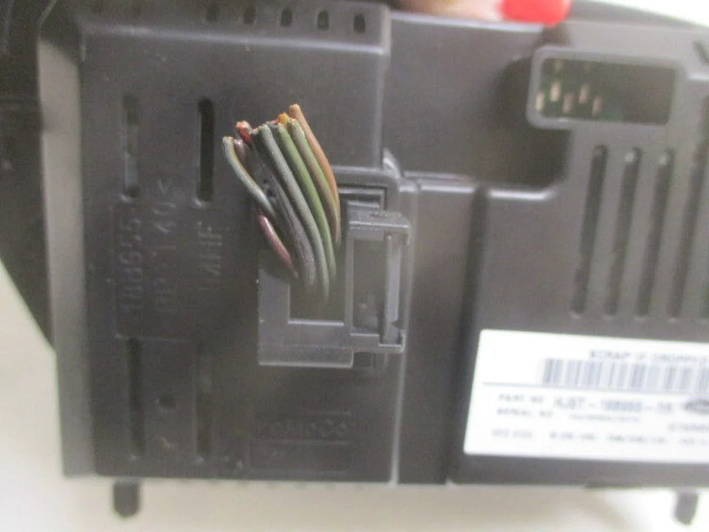 Pre-Owned Ford Escape Focus Dash Mount 4.2" Inmation Display Screen OEM LKQ (Good)