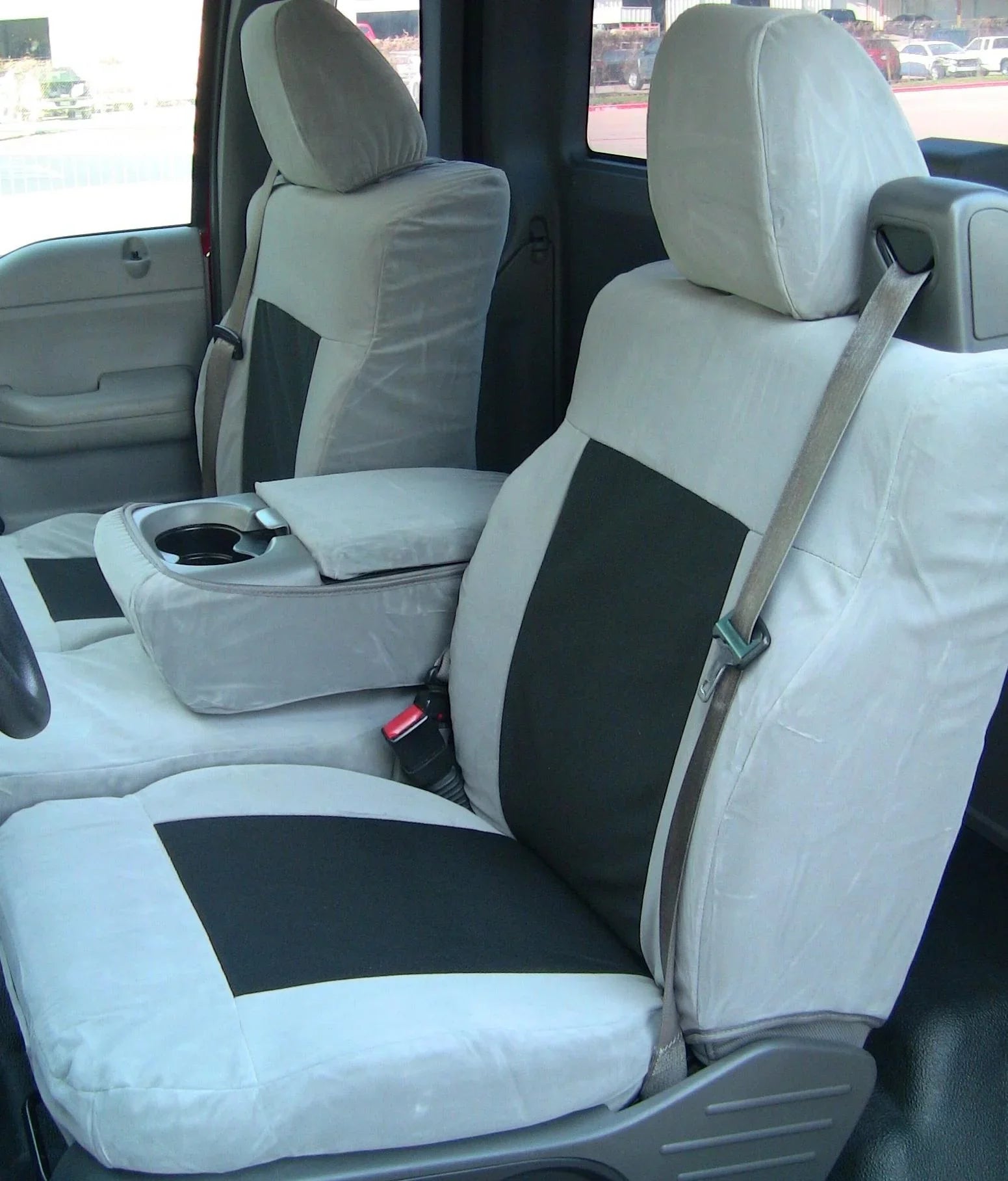 F369 2004-2008 Ford F150 XLT Super Cab Front 40/20/40 Split Seat With Adjustable Headrests and Opening Center Console Two Tone in Dark Gray Velour and Black Twill