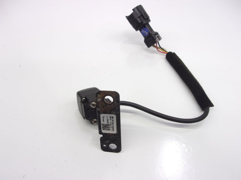Pre-Owned 2013-2016 Hyundai Santa Fe Rear Camera Backup Camera 95760-B8000 OEM (Good)