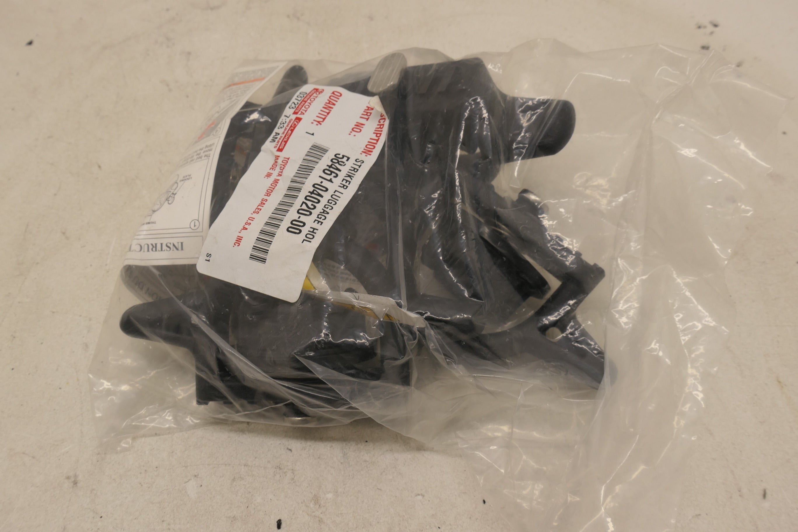 Pre-Owned 2023 Toyota Tundra Bed Rail Brackets OEM (Good)