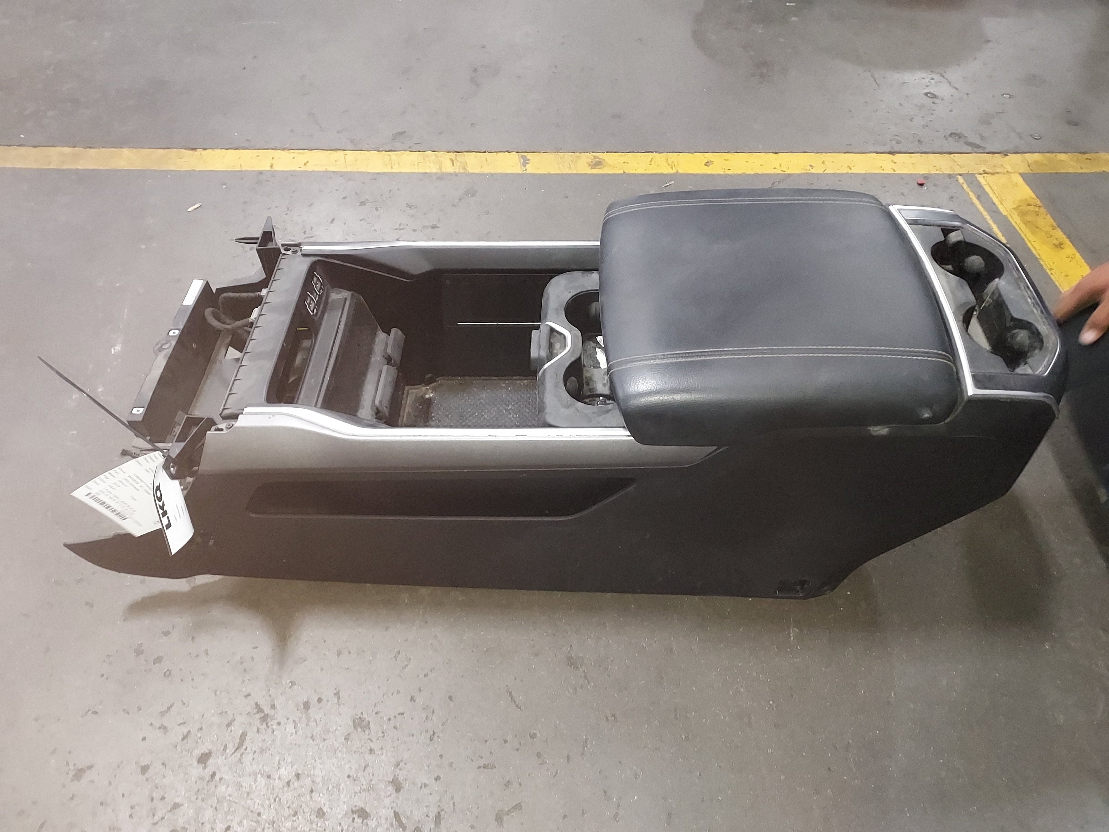 Pre-Owned 2019-2023 Dodge Ram 1500 Floor Center Console OEM LKQ (Good)