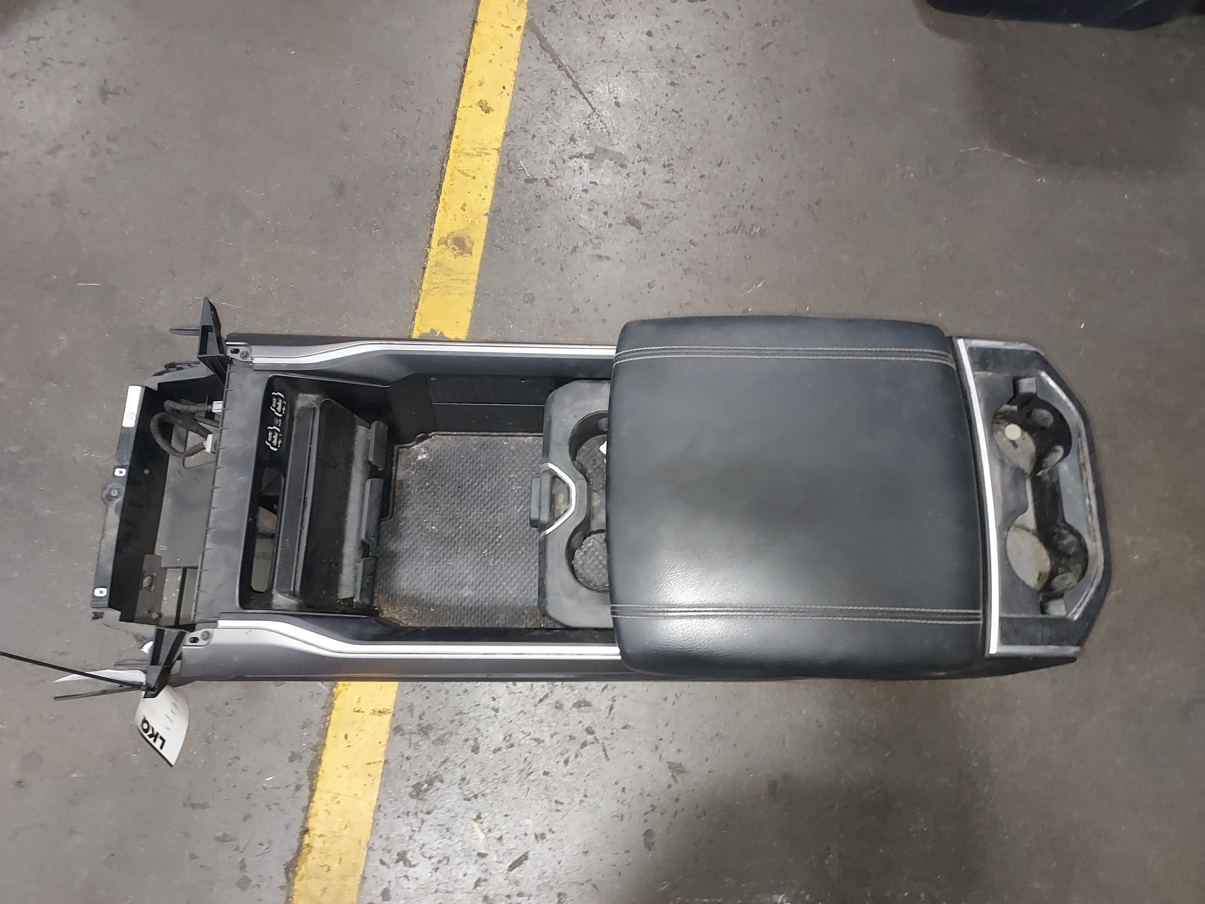 Pre-Owned 2019-2023 Dodge Ram 1500 Floor Center Console OEM LKQ (Good)