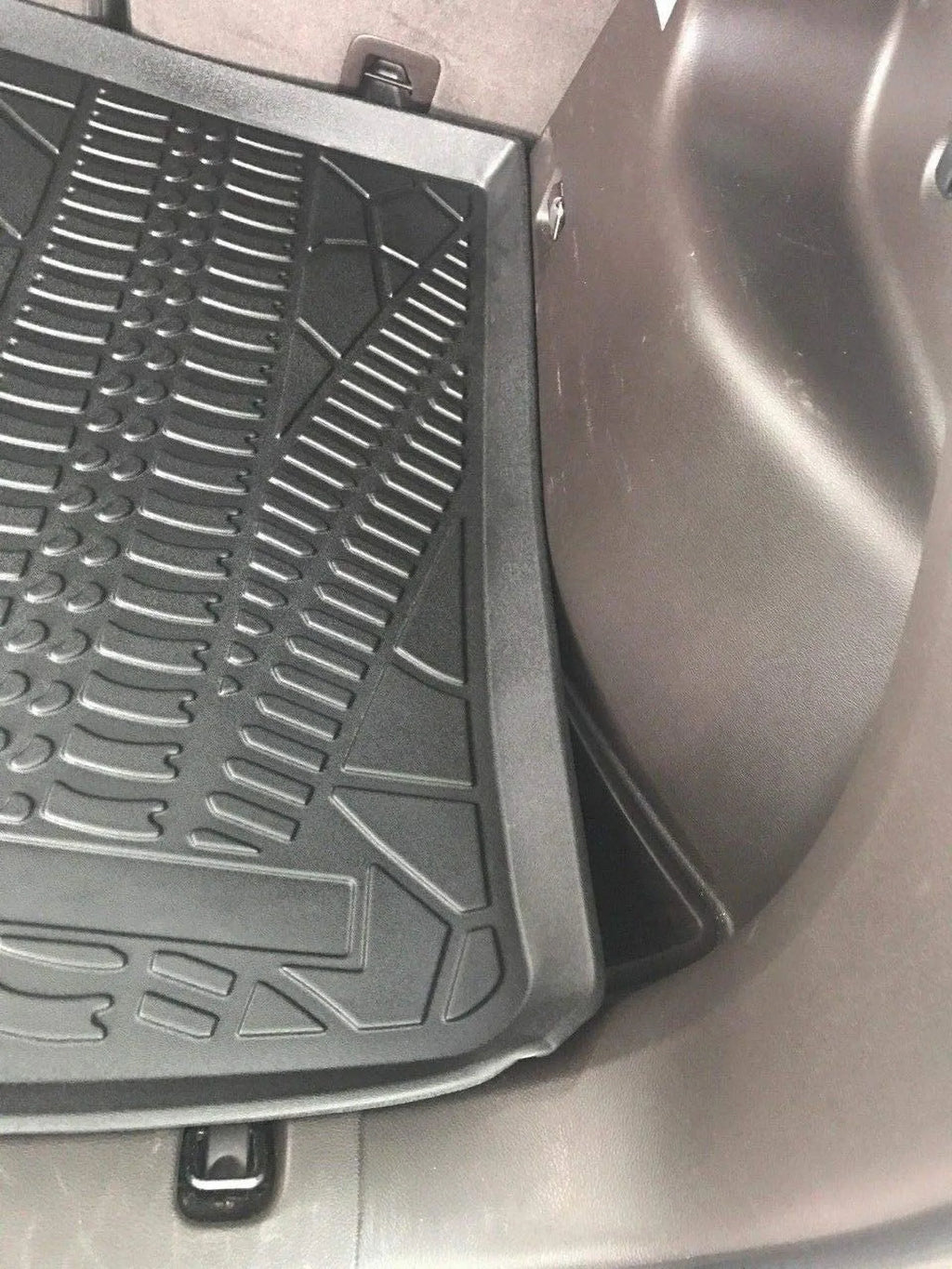 EACCESSORIES EA Cargo Liner – Trunk Mat Jeep Cherokee 2014-2023 – - Trunk Mats Cars with Raised Lip – Non-Slip Car Trunk Mat Rubber – Easy to Install – Laser Pre-Cut Design