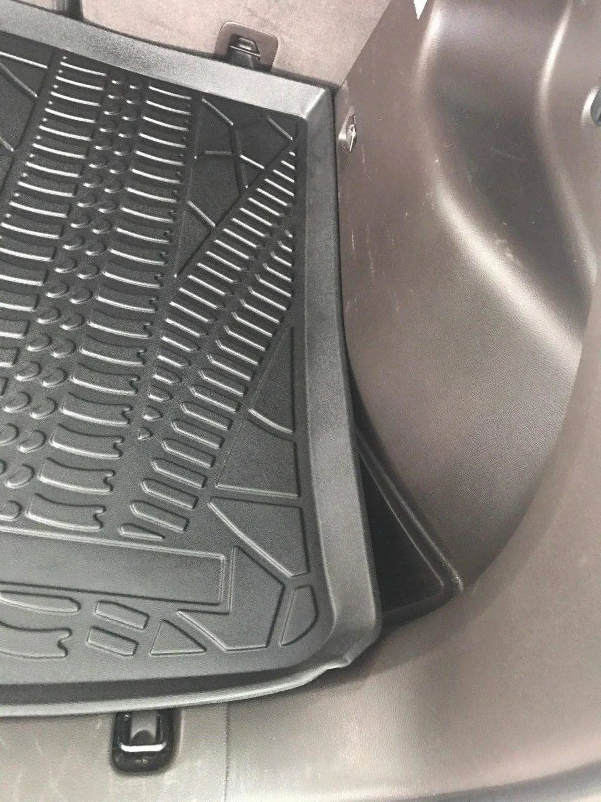 EACCESSORIES EA Cargo Liner – Trunk Mat Jeep Cherokee 2014-2023 – - Trunk Mats Cars with Raised Lip – Non-Slip Car Trunk Mat Rubber – Easy to Install – Laser Pre-Cut Design