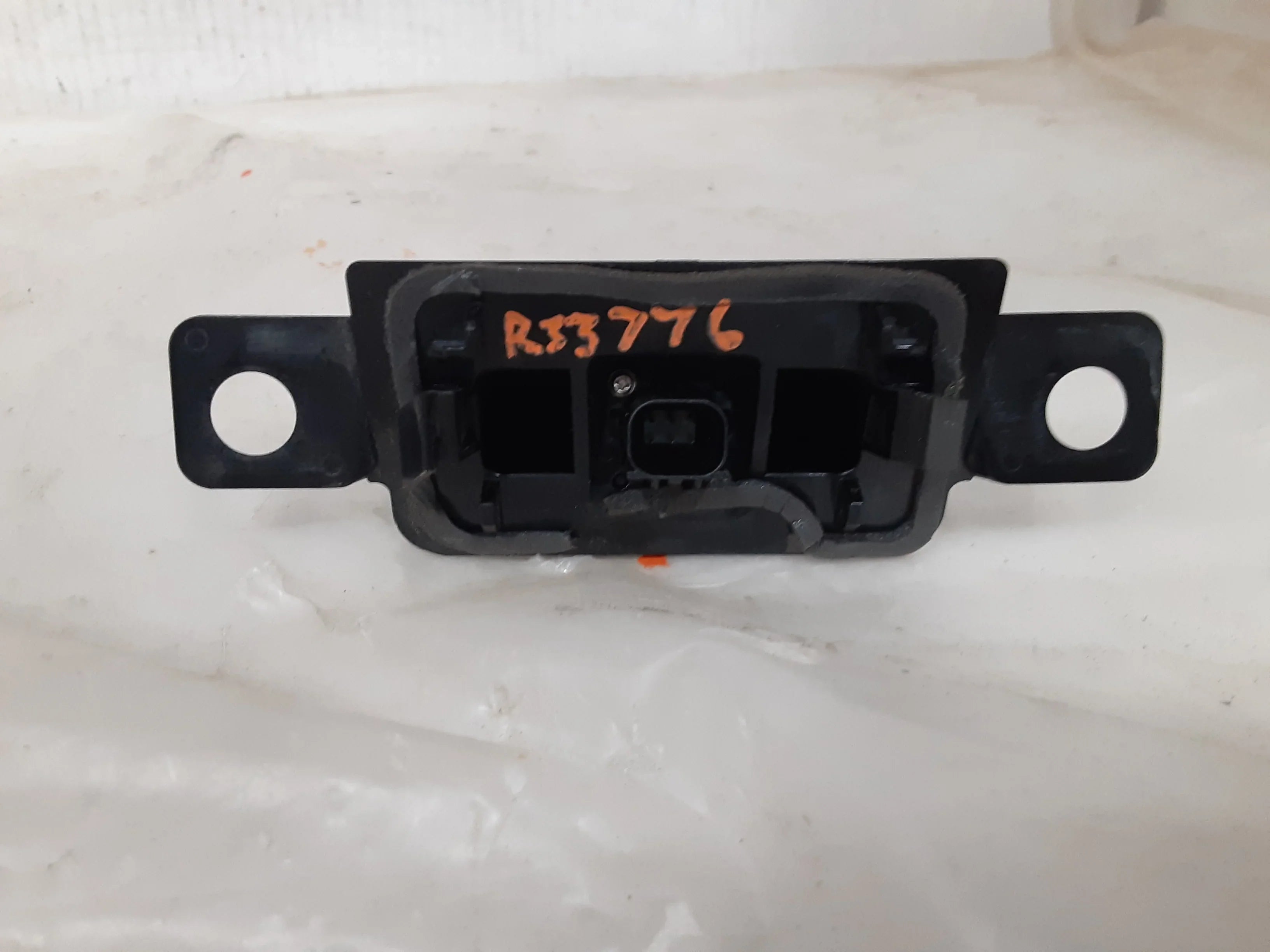 Pre-Owned 2018-2020 Toyota Camry Rear View Lid Mounted Backup Camera 86790-06090 OEM (Good)