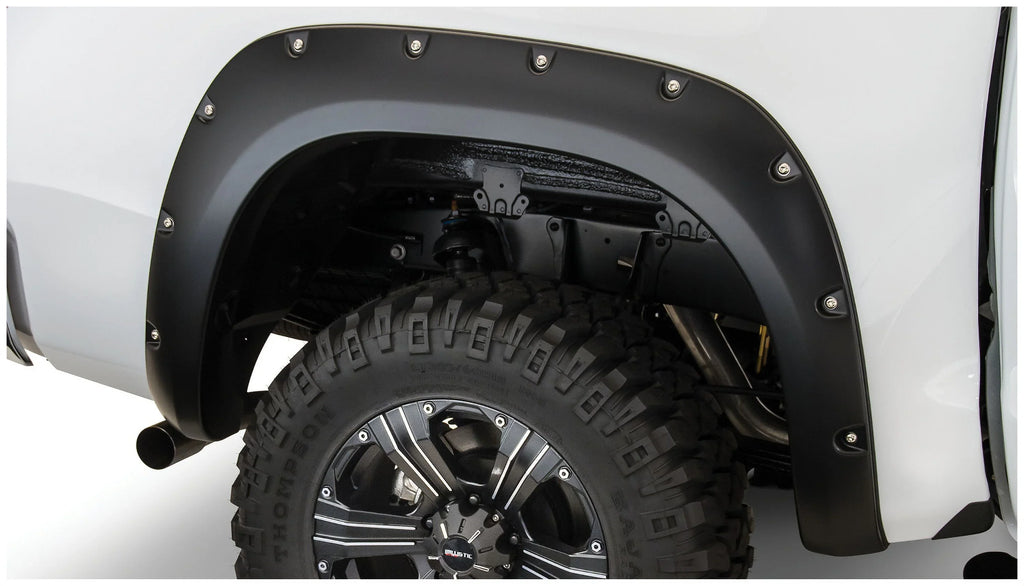 Bushwacker by RealTruck 07-13 Toyota Tundra Fleetside Pocket Style Flares 2pc 66.7/78.7/97.6in Bed - Black with select: 2010 ,2013 Toyota Tundra Crewmax SR5
